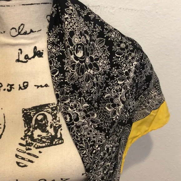 Floral multicolor scarf/bandanna - Picture 3 of 4